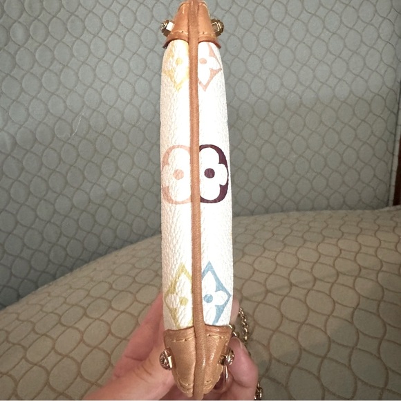 VINTAGE LOUIS VUITTON Murakami White Multicolor Monogram Milla PM Pochette GHW - Picture 9 of 16